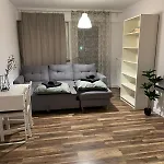 Apartment Workation, Centre, 4-5 Persons 3-4 Nights Offer, Nature Park Metro 1min , 15 Min Palac Kultury, Balcony, Quiet, Easy Parking Chroniony