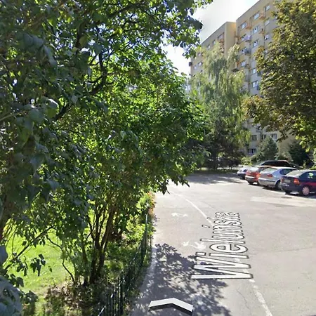 Workation, Centre, 4-5 Persons 3-4 Nights Offer, Nature Park Metro 1min , 15 Min Palac Kultury, Balcony, Quiet, Easy Parking Chroniony *