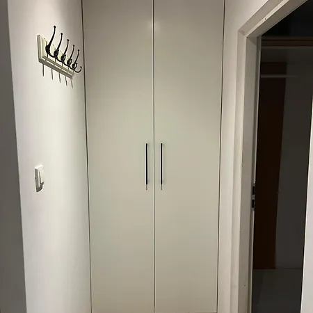 Workation, Centre, 4-5 Persons 3-4 Nights Offer, Nature Park Metro 1min , 15 Min Palac Kultury, Balcony, Quiet, Easy Parking Chroniony